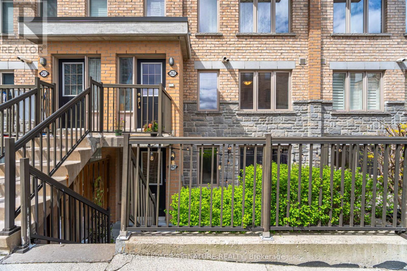 Row / Townhouse – 162 - 8 FOUNDRY AVENUE, Toronto – photo 5