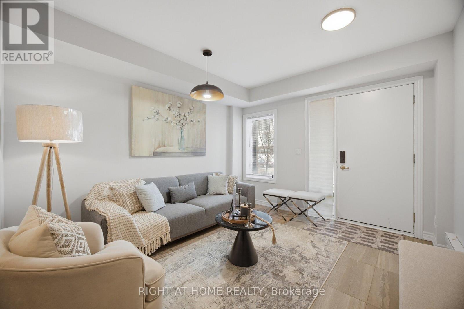 Row / Townhouse for Sale in 6 - 348 WHEAT BOOM DRIVE|Oakville (JM Joshua Meadows), Ontario L6H3V6