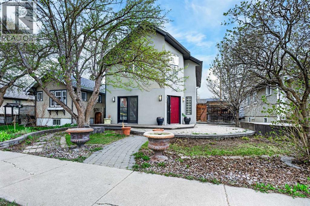 House for Sale in 714 7 Avenue NE|Calgary, Alberta T2E0N5