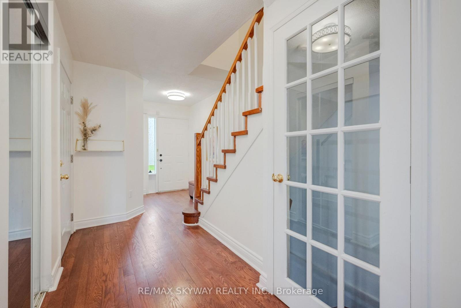 Row / Townhouse for Sale in 44 - 1485 TORRINGTON DRIVE|Mississauga (East Credit), Ontario L5V1Y3 5