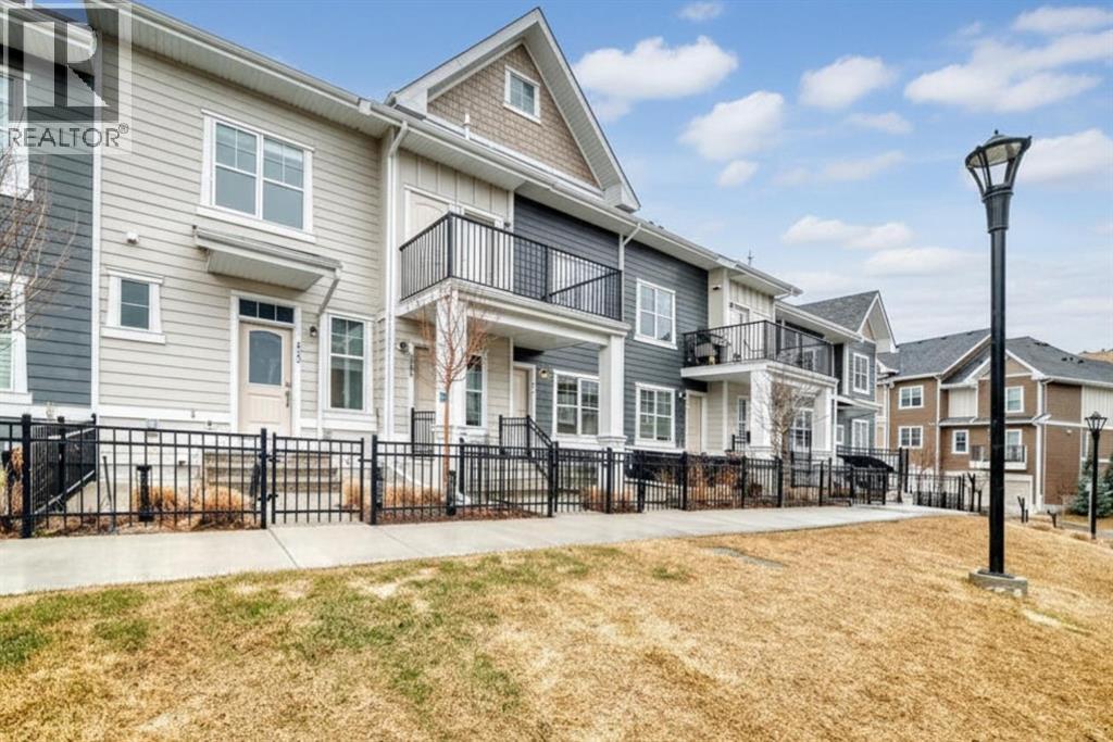 Row / Townhouse for Sale in 647 Cranbrook Walk SE|Calgary, Alberta T3M2V5