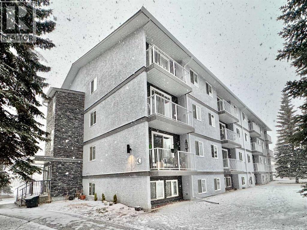 Apartment for Sale in 208C, 5601 Dalton Drive NW|Calgary, Alberta T3A2E2