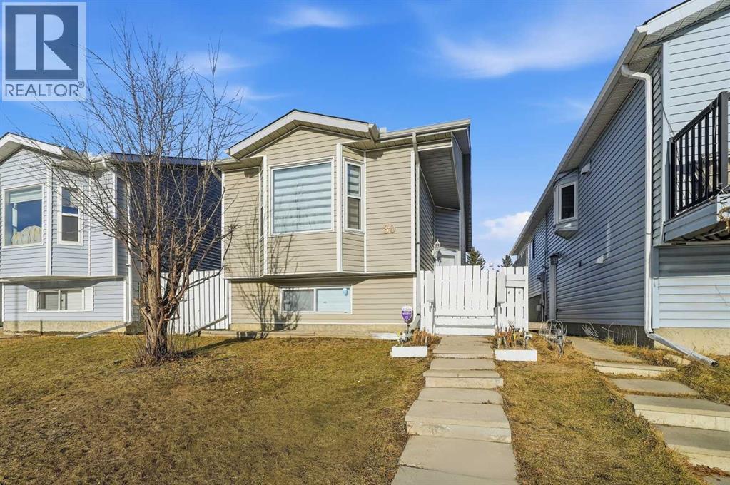 House for Sale in 30 Falmere Way NE|Calgary, Alberta T3J2Z1