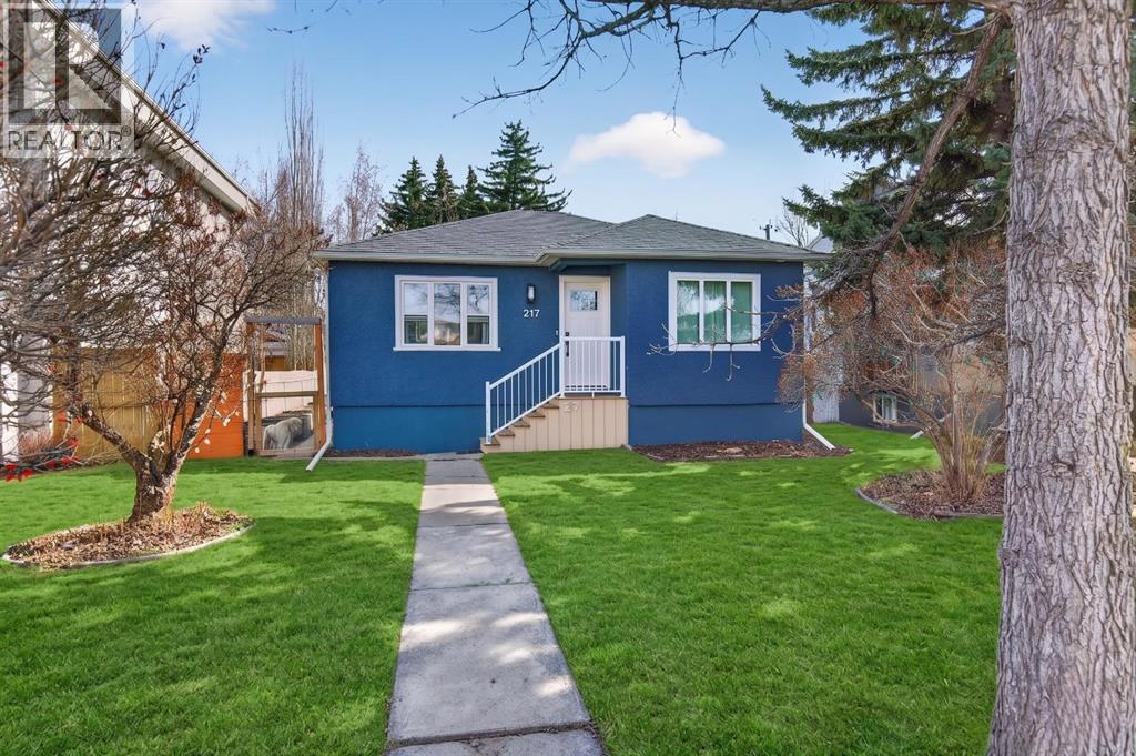 House for Sale in 217 24 Avenue NE|Calgary, Alberta T2E1W9