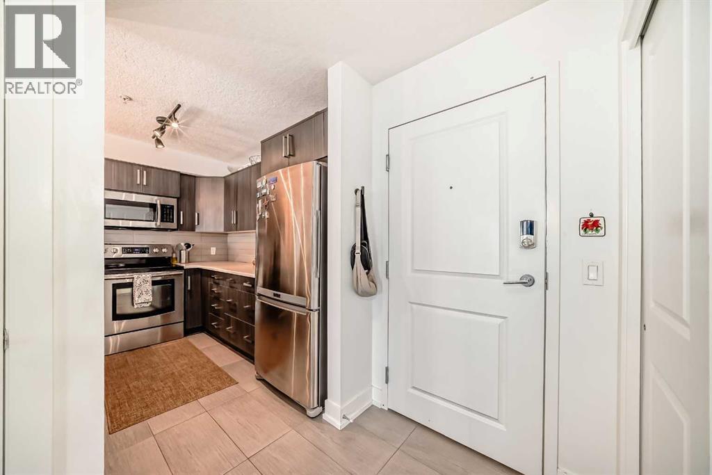 Apartment for Sale in 210, 611 Edmonton Trail NE|Calgary, Alberta T2E3J3 5