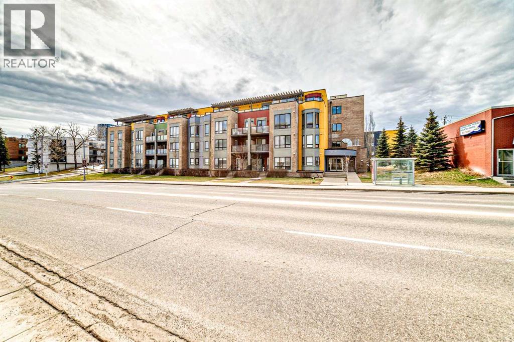 Apartment for Sale in 210, 611 Edmonton Trail NE|Calgary, Alberta T2E3J3 2