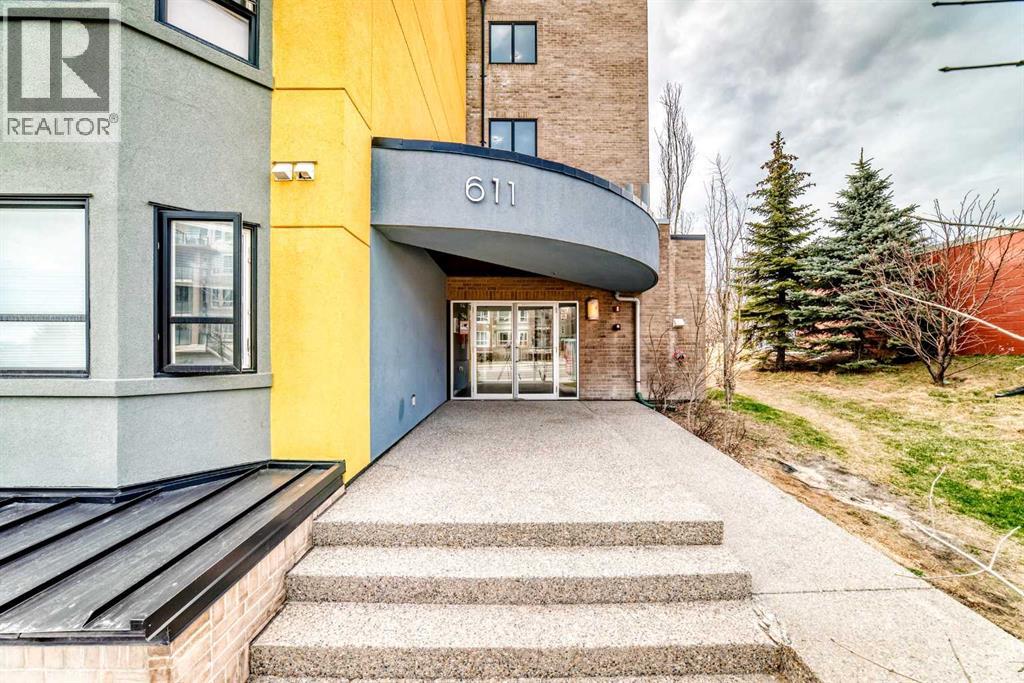 Apartment for Sale in 210, 611 Edmonton Trail NE|Calgary, Alberta T2E3J3 3