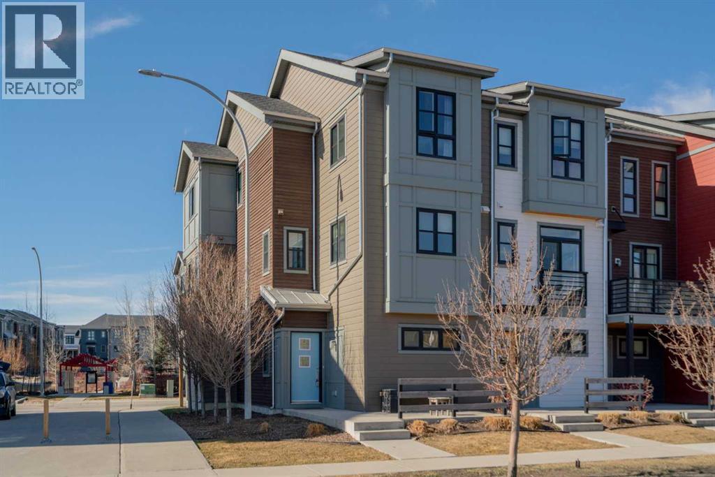Row / Townhouse for Sale in 960 Walden Drive SE|Calgary, Alberta T2X4C4