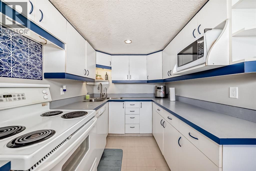 Row / Townhouse for Sale in 702, 9930 Bonaventure Drive SE|Calgary, Alberta T2J4L4 4