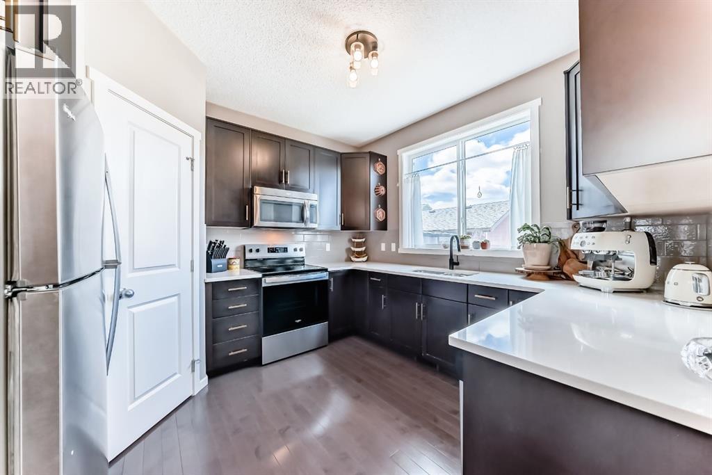 Duplex for Sale in 660 Walden Drive SE|Calgary, Alberta T2X0Z5 5
