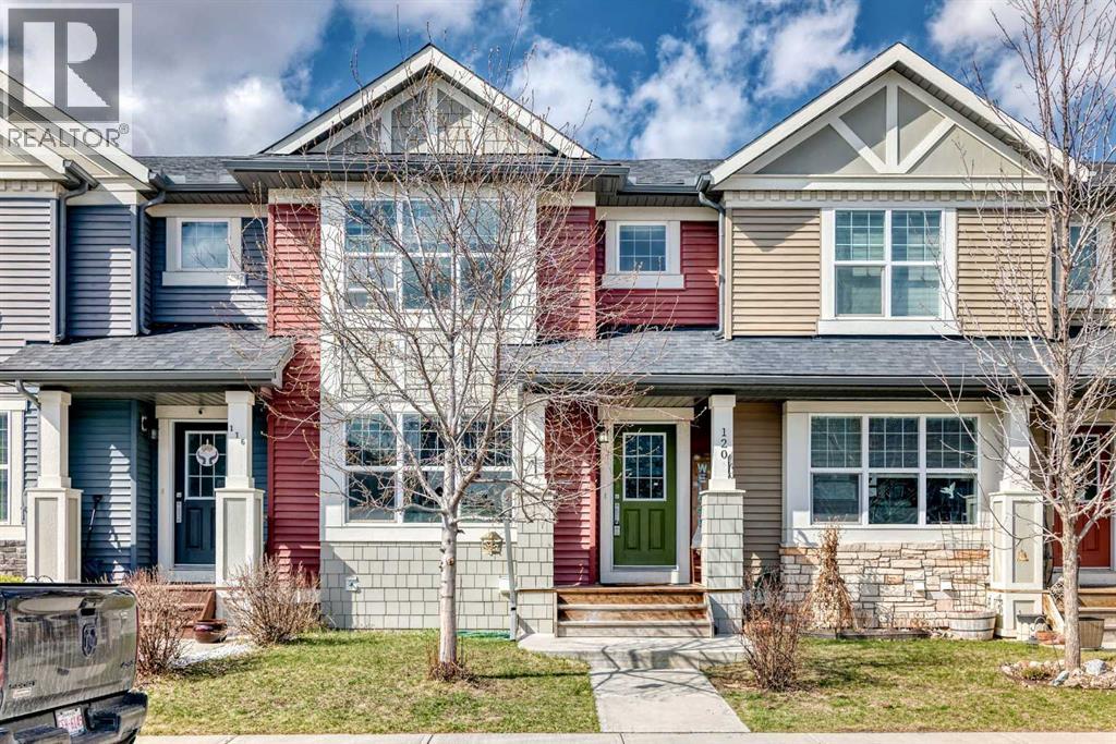 Row / Townhouse for Sale in 120 Evansridge Court NW|Calgary, Alberta T3P0N2