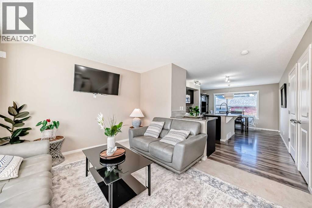 Row / Townhouse for Sale in 120 Evansridge Court NW|Calgary, Alberta T3P0N2 4