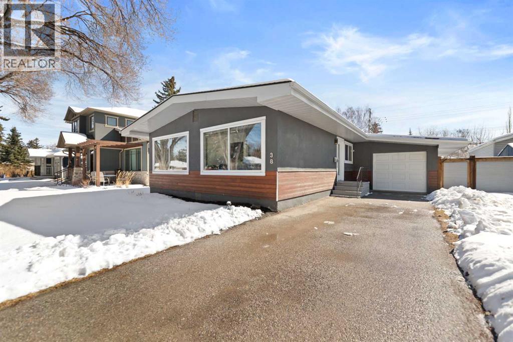 House for Sale in 38 Westwood Drive SW|Calgary, Alberta T3C2V7
