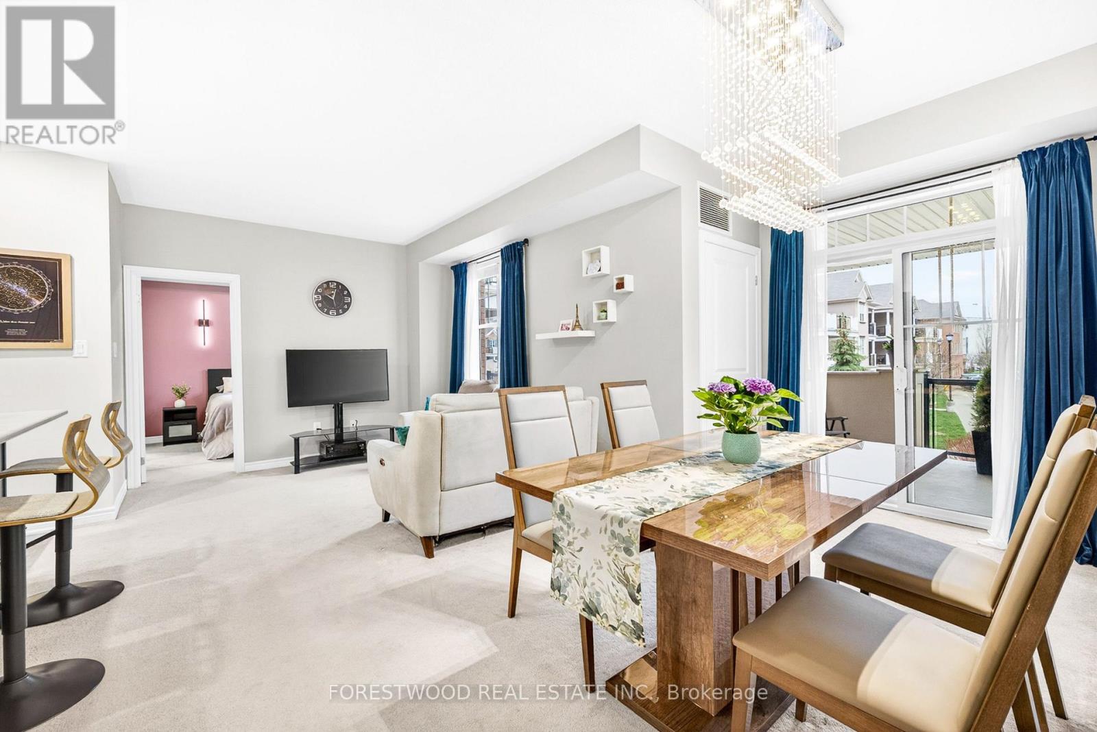 Row / Townhouse for Sale in 212 - 2338 TAUNTON ROAD|Oakville (RO River Oaks), Ontario L6H0L3 2