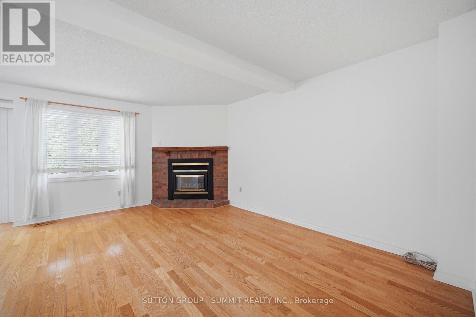 Row / Townhouse for Sale in 49 - 2275 CREDIT VALLEY ROAD|Mississauga (Central Erin Mills), Ontario L5M4N5 5