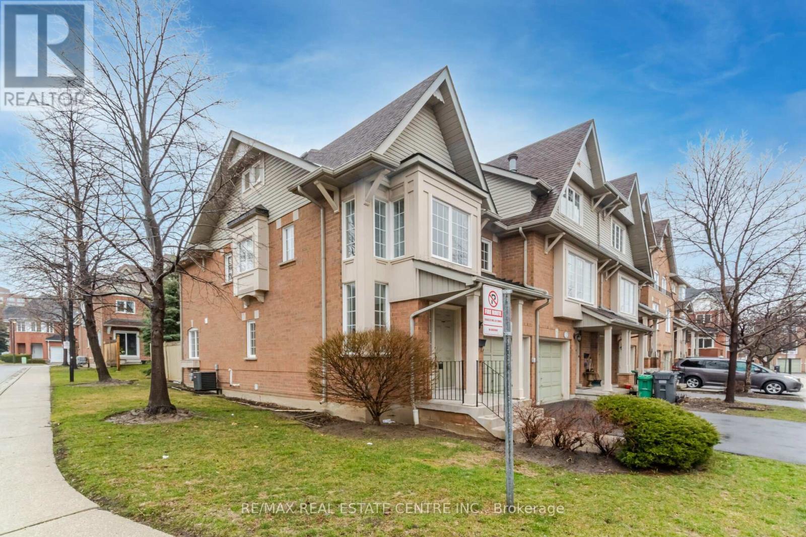 Row / Townhouse for Sale in 45 - 1591 SOUTH PARADE COURT|Mississauga (East Credit), Ontario L5M6G1 2