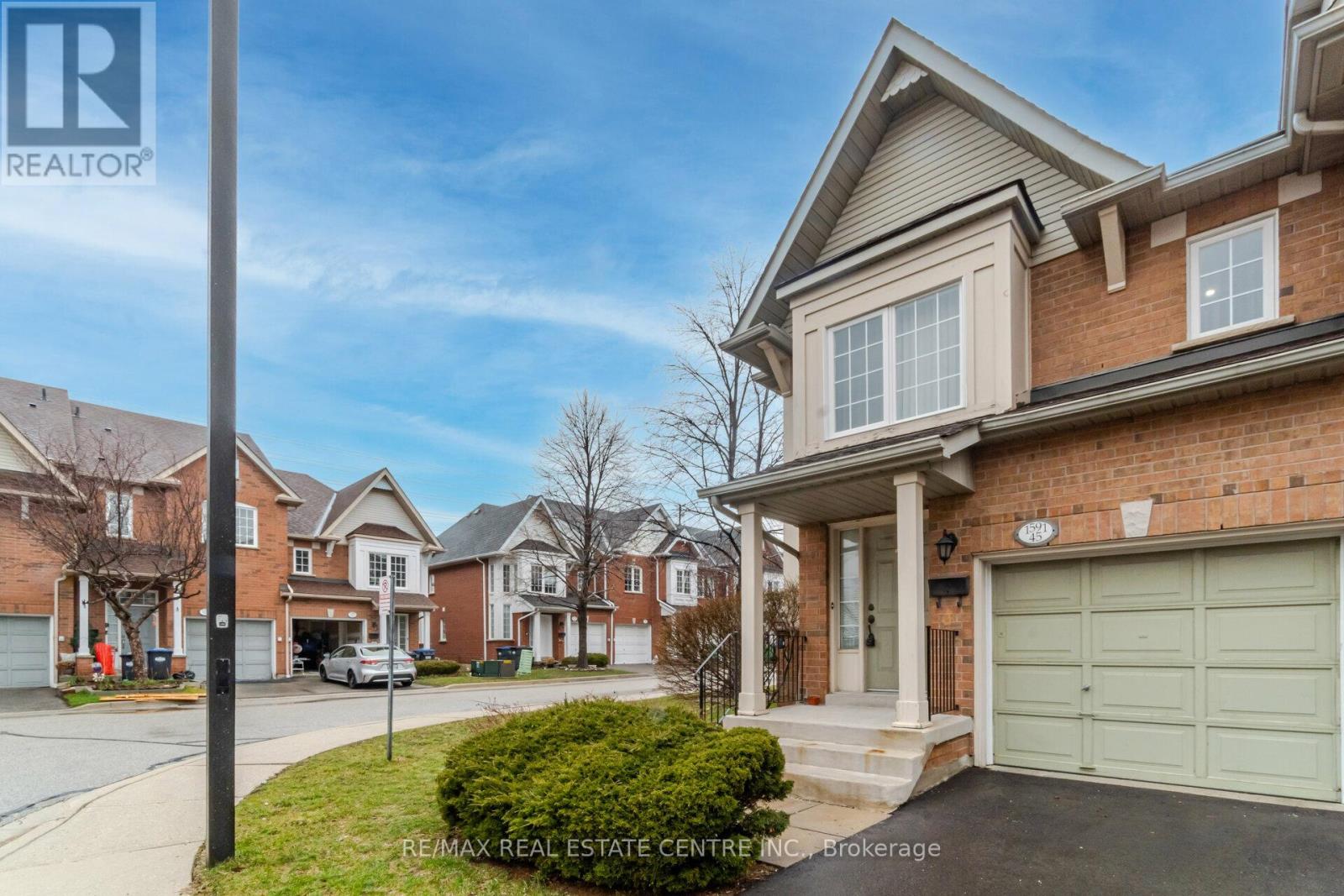 Row / Townhouse for Sale in 45 - 1591 SOUTH PARADE COURT|Mississauga (East Credit), Ontario L5M6G1 3