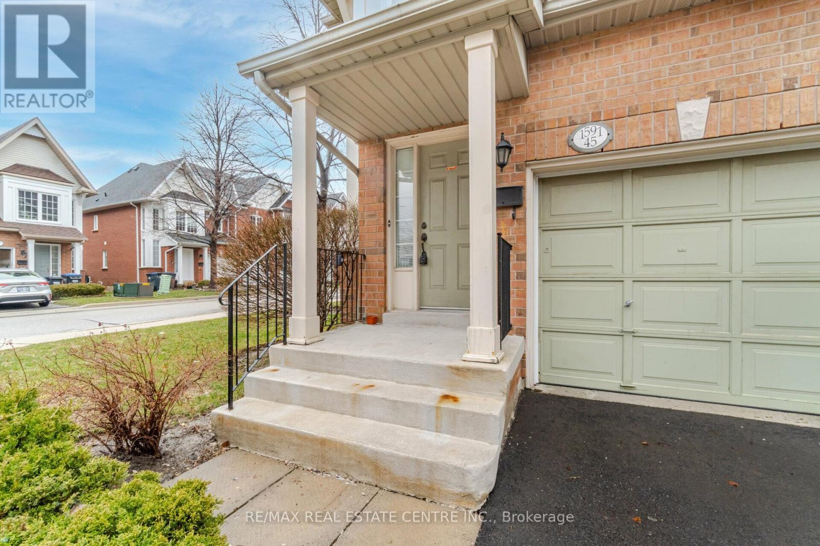 Row / Townhouse for Sale in 45 - 1591 SOUTH PARADE COURT|Mississauga (East Credit), Ontario L5M6G1 4