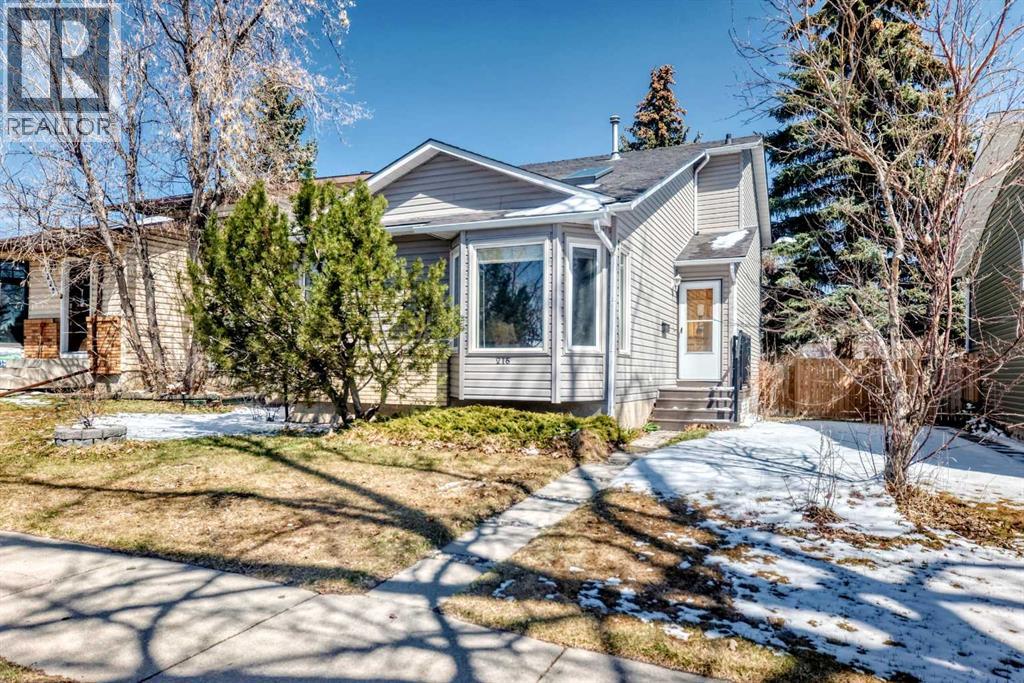 House for Sale in 216 Hawkwood Boulevard NW|Calgary, Alberta T3G3E8