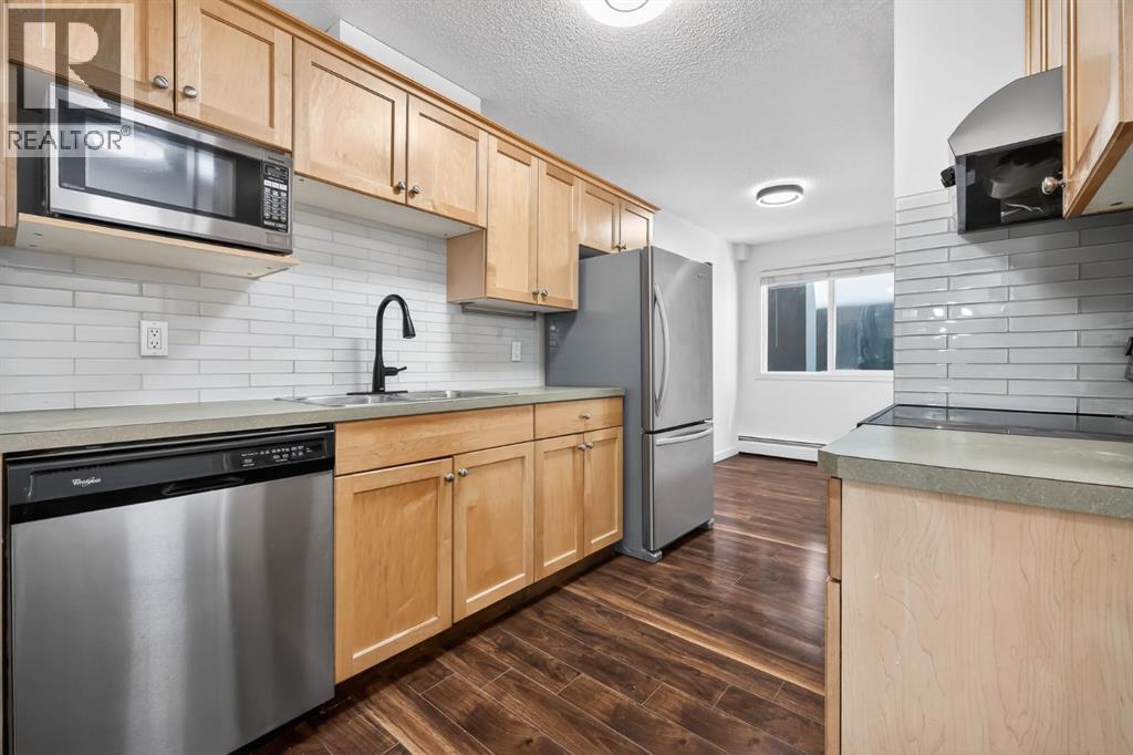 Apartment for Sale in 109, 835 19 Avenue SW|Calgary, Alberta T2T0H6 4