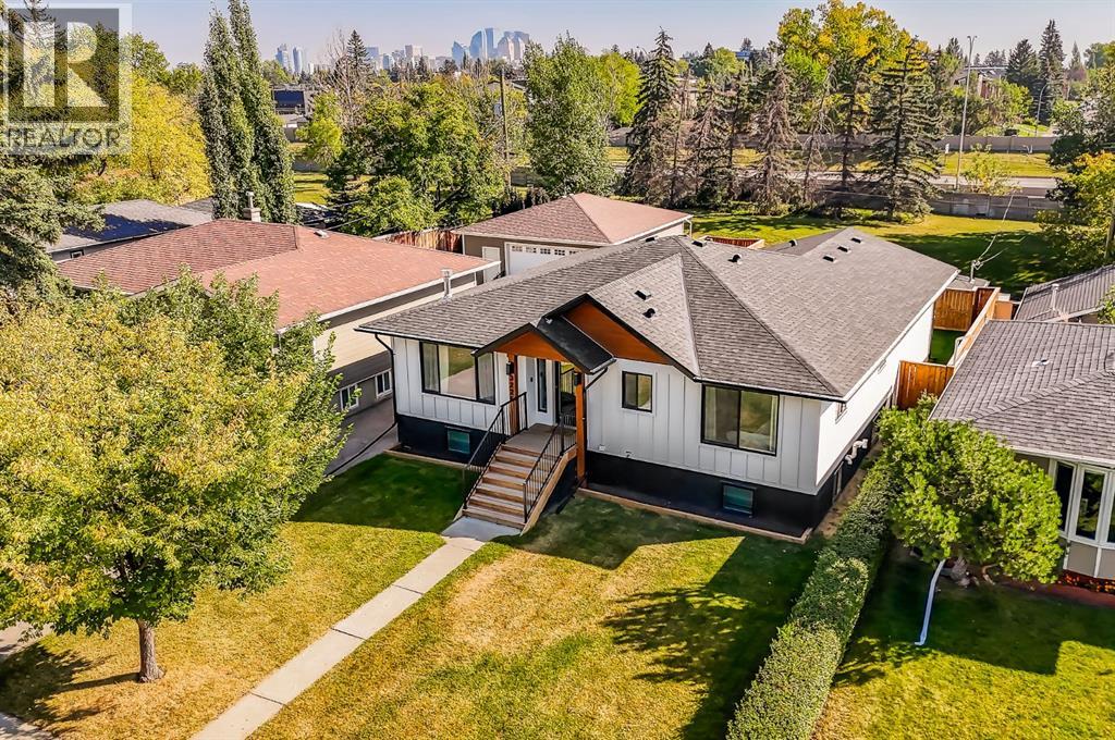 House for Sale in 3224 24A Street SW|Calgary, Alberta T3E1W7