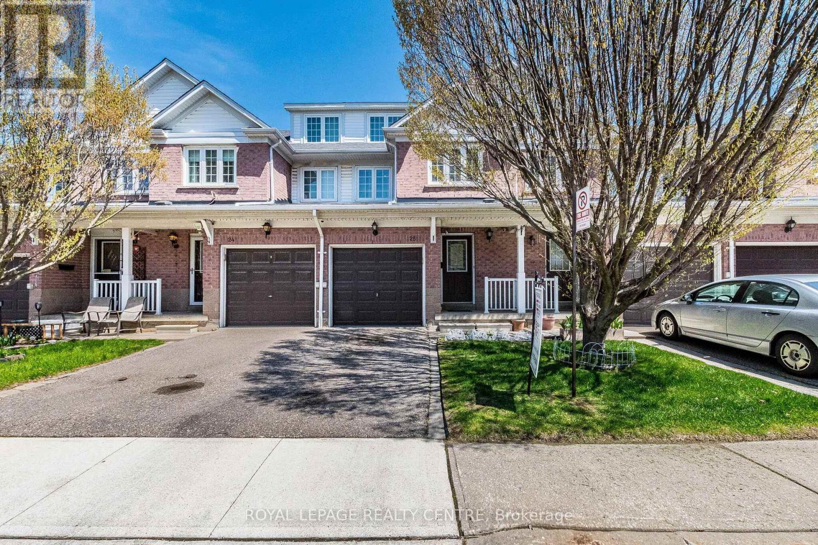 Row / Townhouse for Sale in 25 - 6810 MEADOWVALE TOWN CENTRE CIRCLE|Mississauga (Central Erin Mills), Ontario L5N7T5