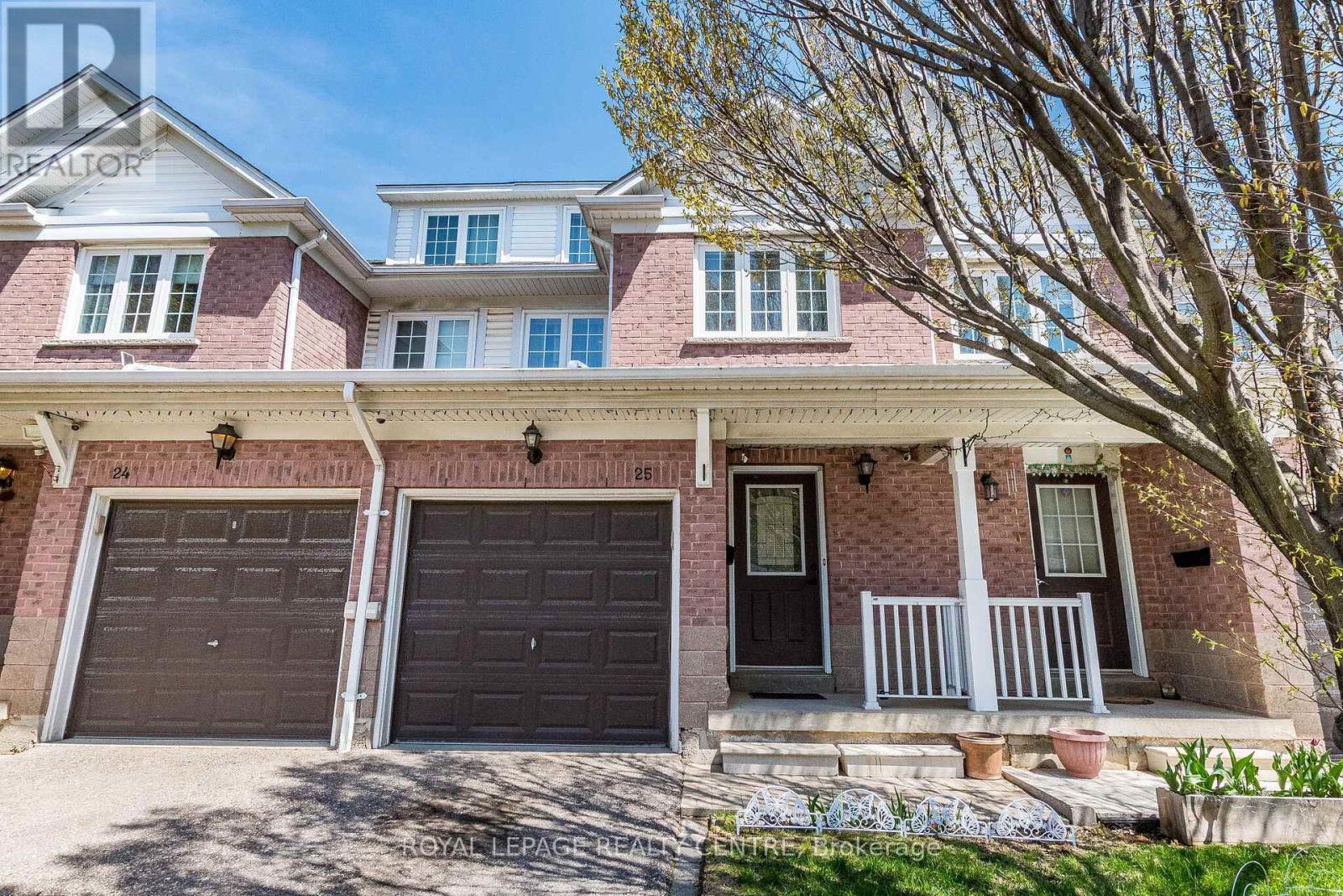 Row / Townhouse for Sale in 25 - 6810 MEADOWVALE TOWN CENTRE CIRCLE|Mississauga (Central Erin Mills), Ontario L5N7T5 3