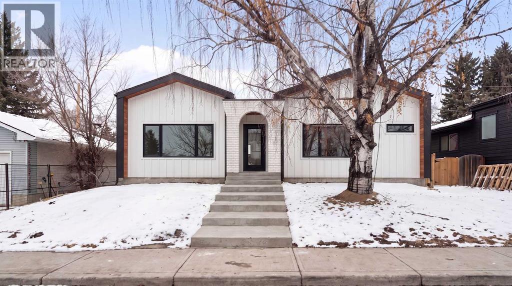 House for Sale in 88 CHEYENNE Crescent NW|Calgary, Alberta T2L0Z2
