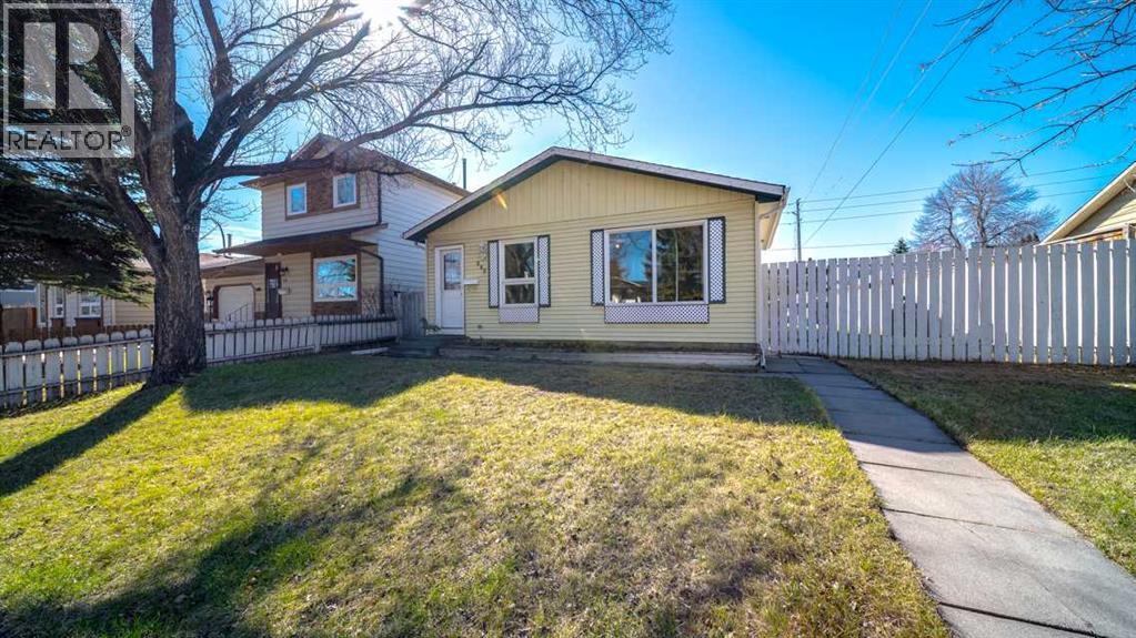 House for Sale in 888 Mckenzie Drive SE|Calgary, Alberta T2Z1Z1