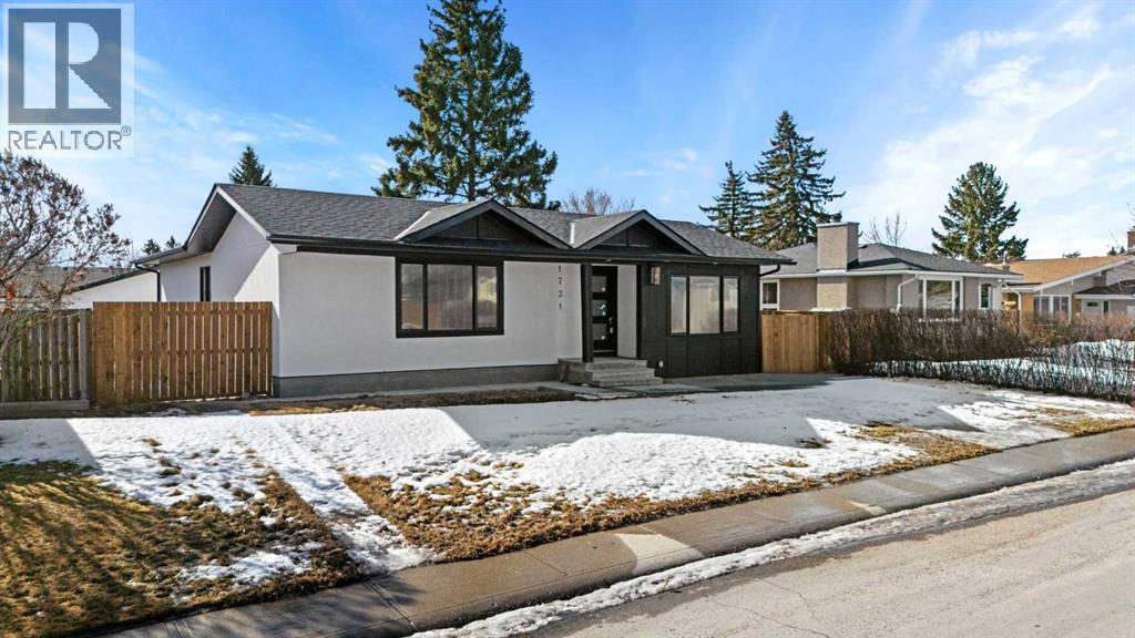 House for Sale in 1731 111 Avenue SW|Calgary, Alberta T2W1R6