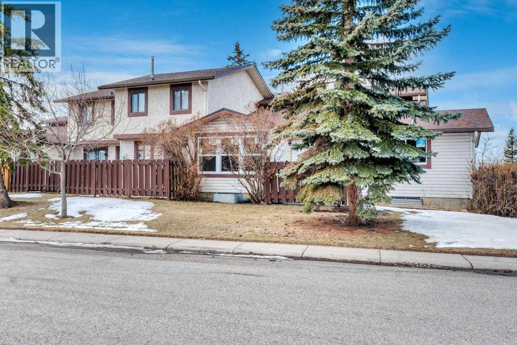 Row / Townhouse for Sale in 8, 75 Templemont Way NE|Calgary, Alberta T1Y5K8