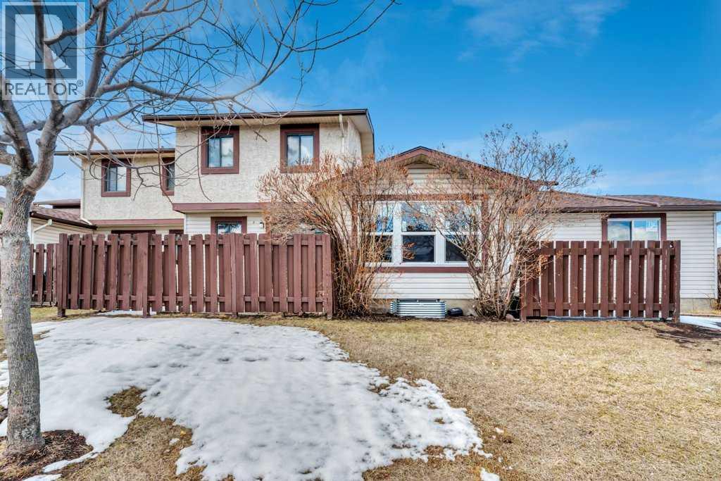 Row / Townhouse for Sale in 8, 75 Templemont Way NE|Calgary, Alberta T1Y5K8 2