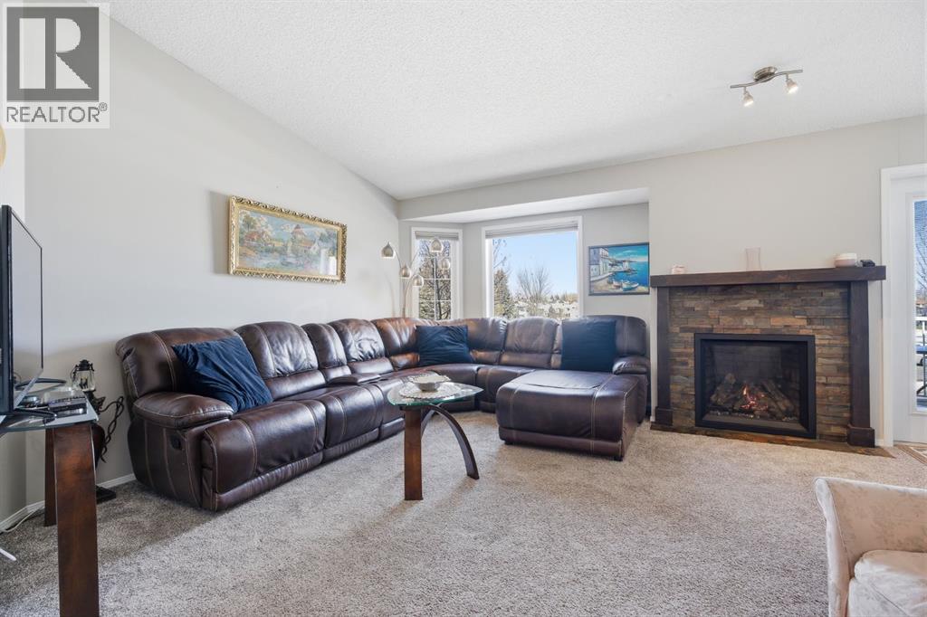 Row / Townhouse for Sale in 216 Valley Ridge Heights NW|Calgary, Alberta T3B5T3 5