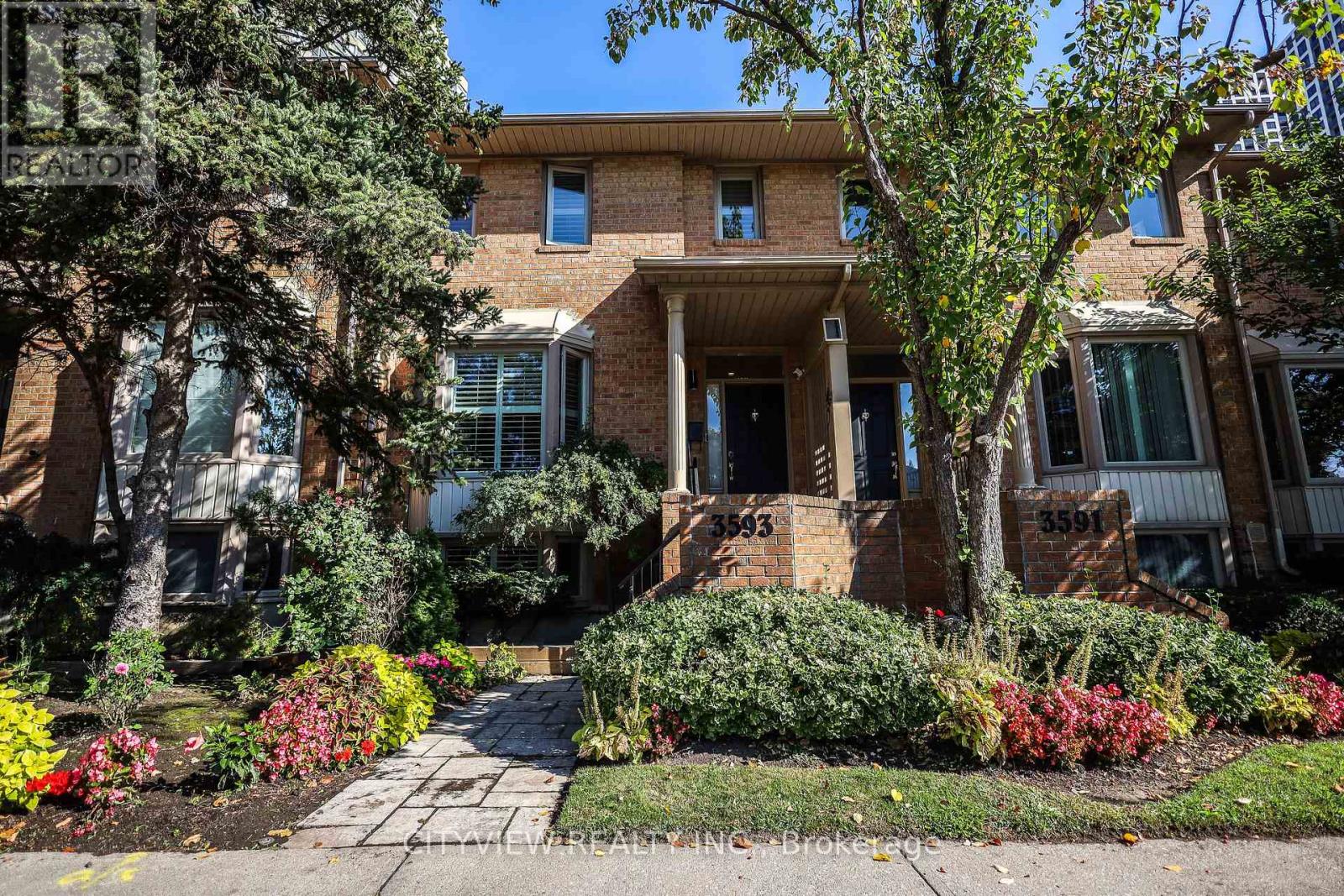 Row / Townhouse for Sale in 3593 KARIYA DRIVE|Mississauga (City Centre), Ontario L5B3J2