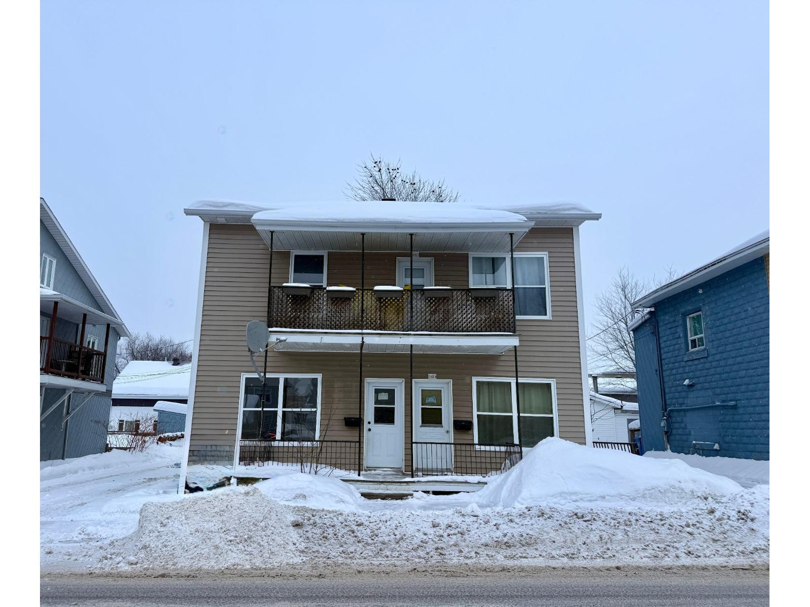 1879-1883 Rue Ste-Famille, Saguenay (Jonquière), Quebec G7X4Y5