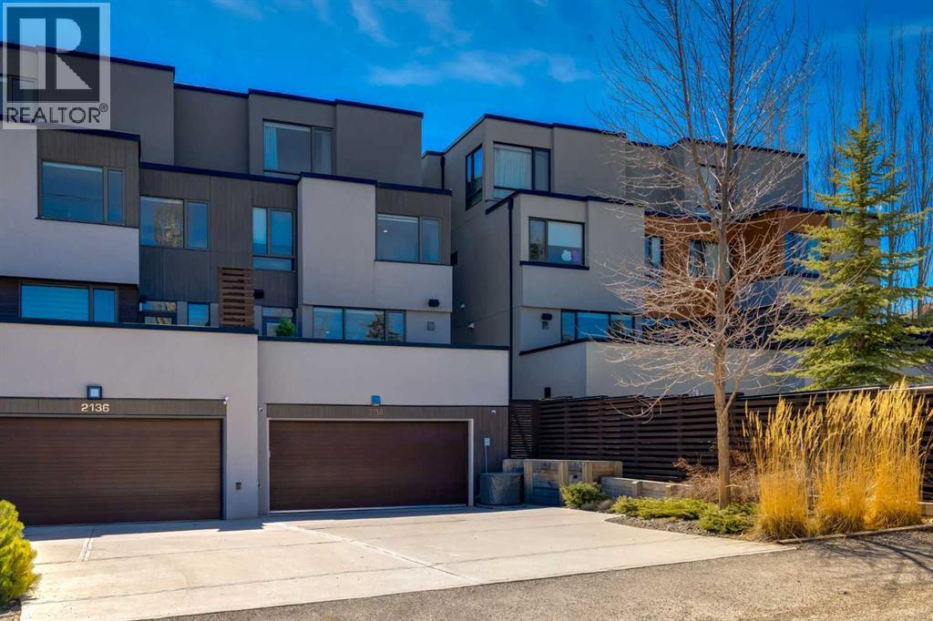 Duplex for Sale in 2138 28 Avenue SW|Calgary, Alberta T2T1K5 3