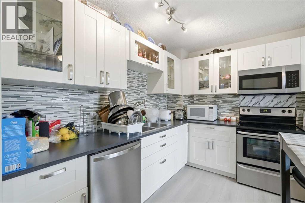 Row / Townhouse for Sale in 64, 2519 38 Street NE|Calgary, Alberta T1Y4W8