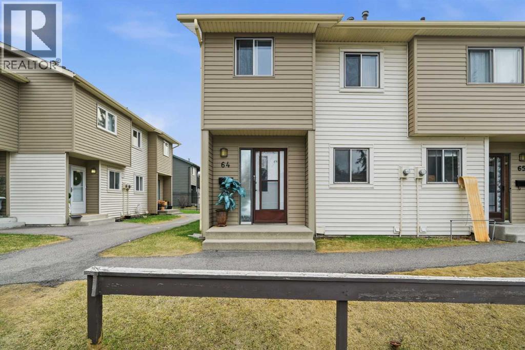 Row / Townhouse for Sale in 64, 2519 38 Street NE|Calgary, Alberta T1Y4W8 2