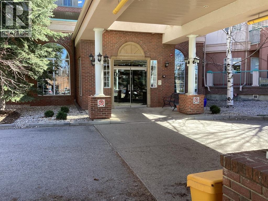 Apartment for Sale in 302, 200 Lincoln Way SW|Calgary, Alberta T3E7G7