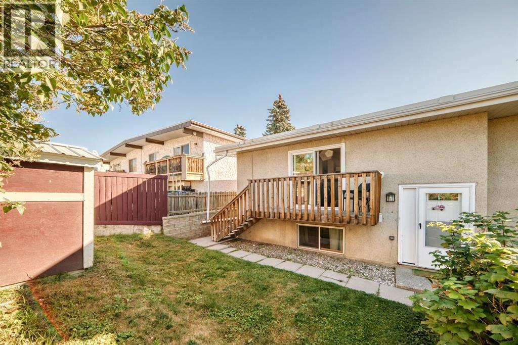 Row / Townhouse for Sale in 724D Raynard Crescent SE|Calgary, Alberta T2A1X7