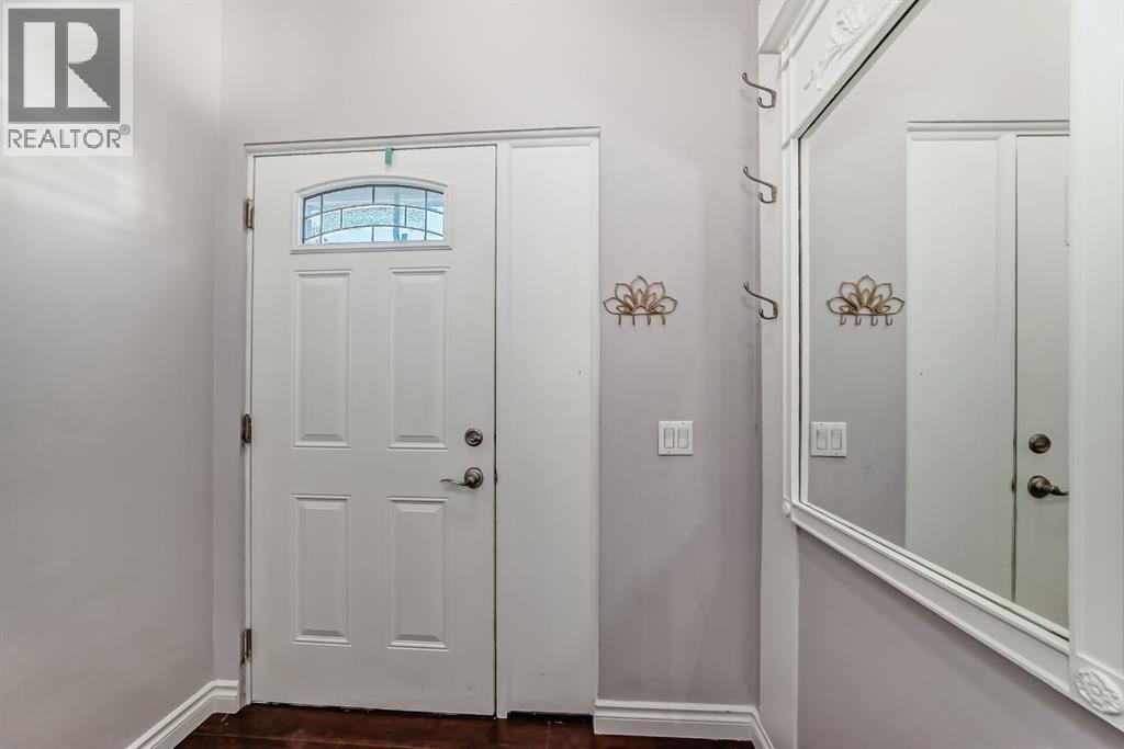 Row / Townhouse for Sale in 724D Raynard Crescent SE|Calgary, Alberta T2A1X7 2