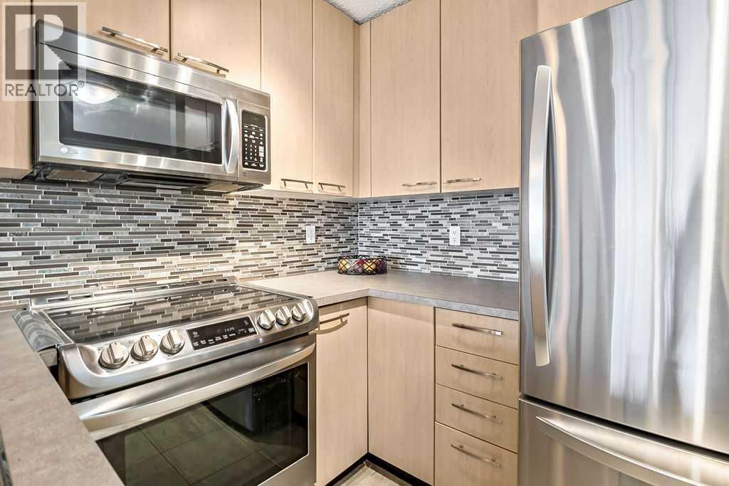 Apartment for Sale in 412, 5115 Richard Road SW|Calgary, Alberta T3E7M7 5