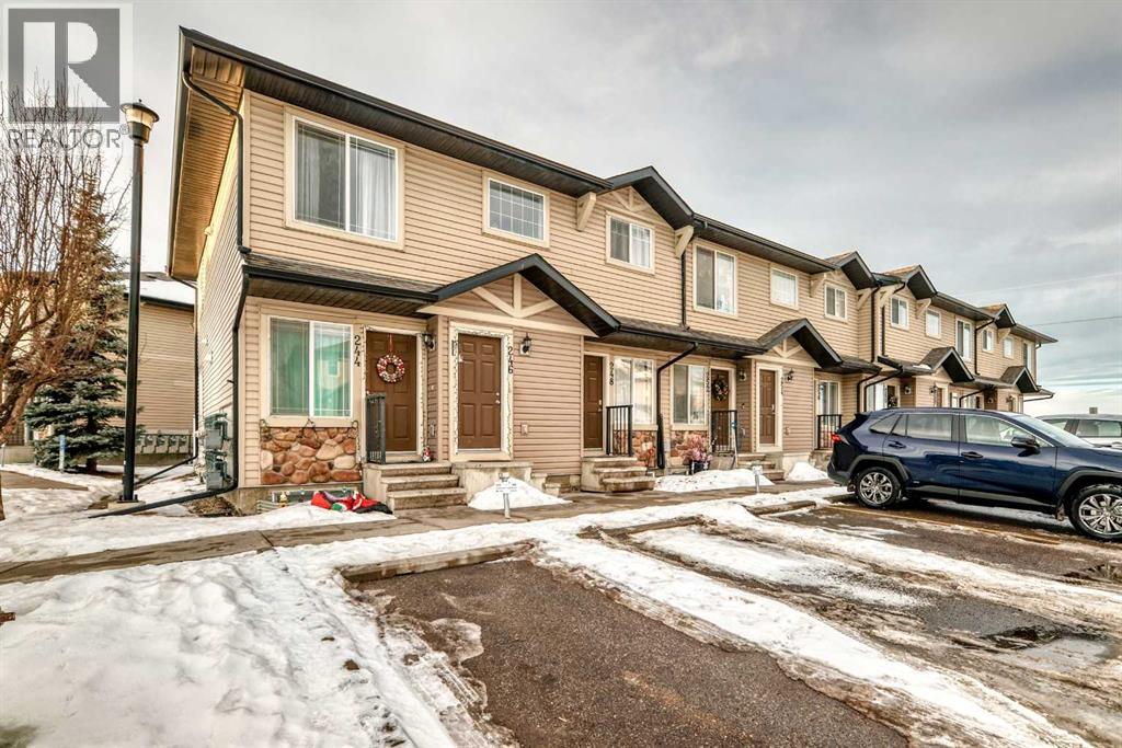 Row / Townhouse for Sale in 244 Saddlebrook Point NE|Calgary, Alberta T3J0G5 2