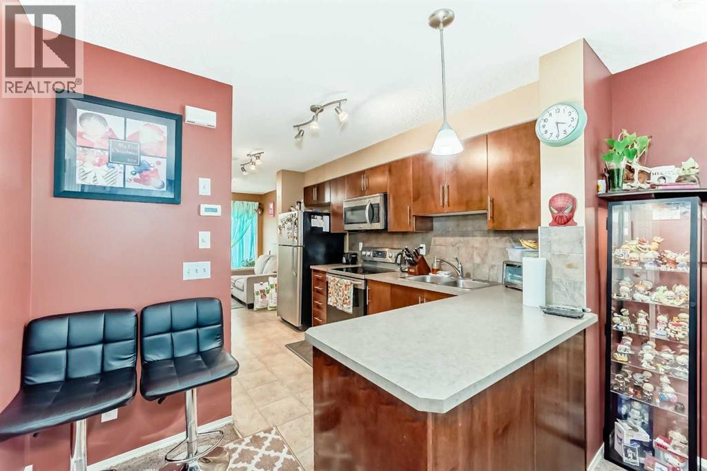 Row / Townhouse for Sale in 244 Saddlebrook Point NE|Calgary, Alberta T3J0G5 5