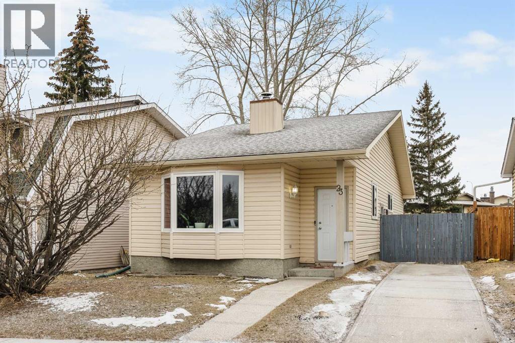 House for Sale in 23 Edgedale Road NW|Calgary, Alberta T3A2P6
