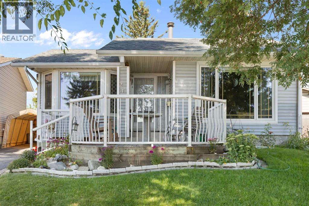 House for Sale in 243 Radcliffe Place SE|Calgary, Alberta T2A6M9 4