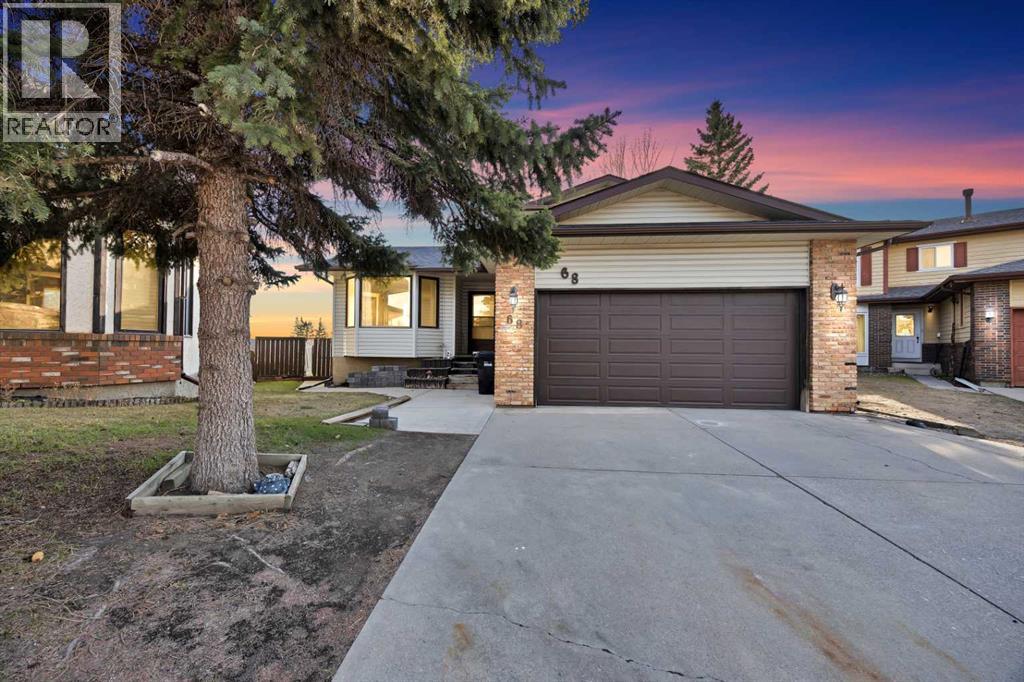 House for Sale in 68 Hawkfield Crescent NW|Calgary, Alberta T3G1Z5