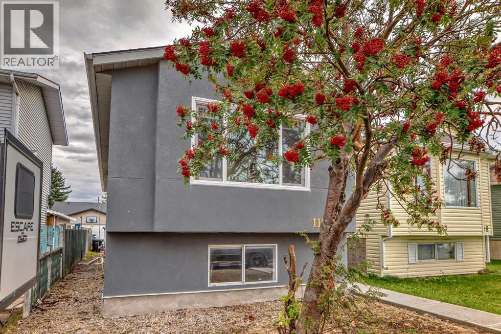 House for Sale in 110 Falmere Way NE|Calgary, Alberta T3J2Y4 3