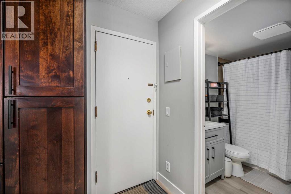 Apartment for Sale in 201, 828 4A Street NE|Calgary, Alberta T2E3W4 4