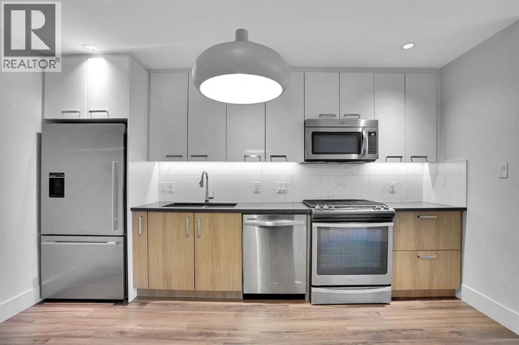 Apartment for Sale in 203, 510 Edmonton Trail NE|Calgary, Alberta T2E3H1 4
